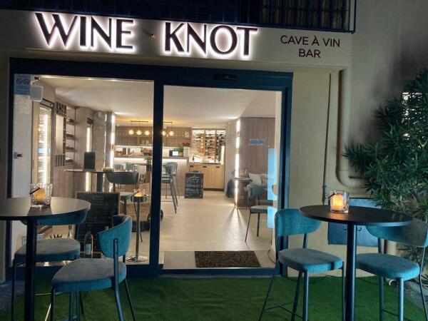 Wine Knot